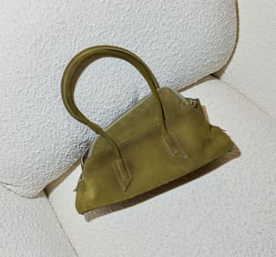  Featuring standout shoulder bags 