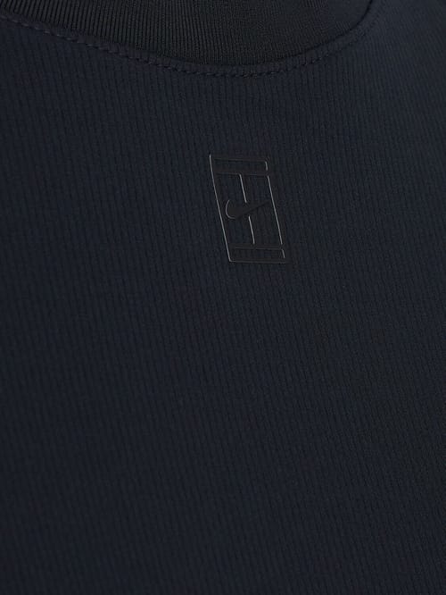 Nike: Court Advantage ribbed t-shirt