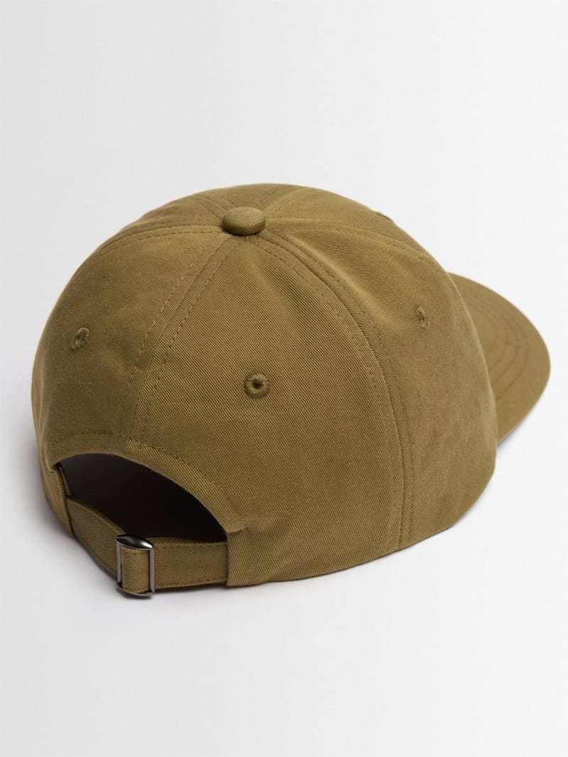 Main Story: Organic cotton baseball cap with embroidered logo