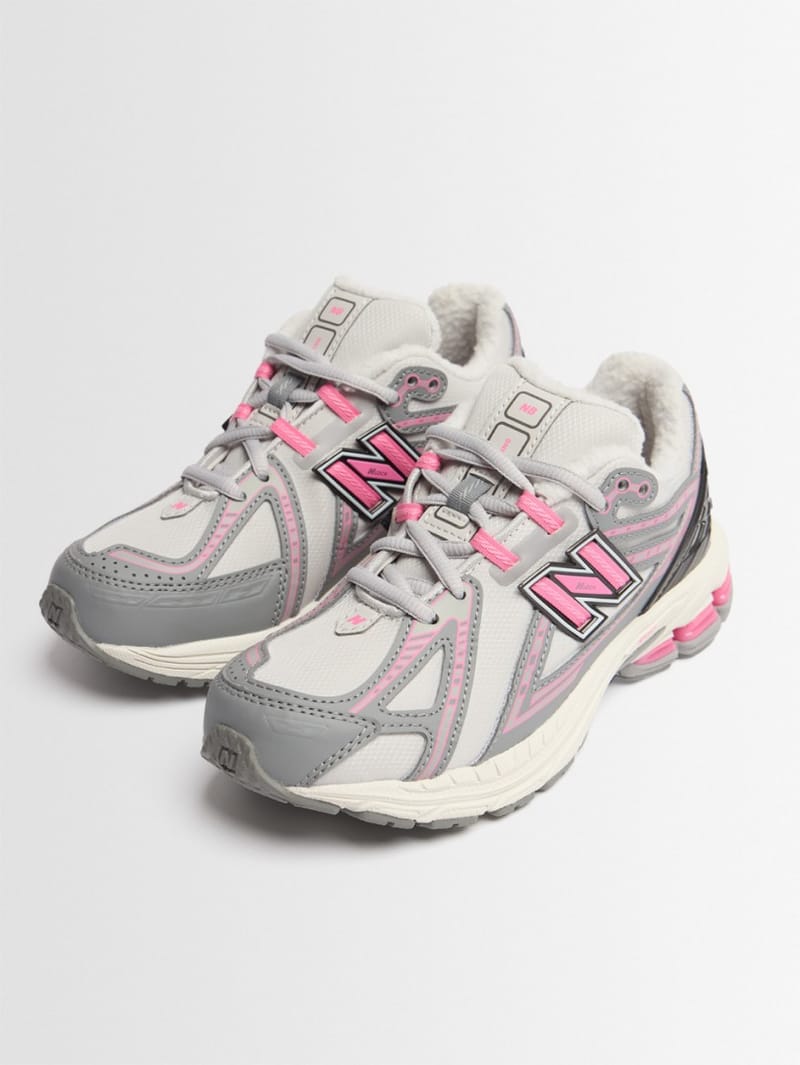 New Balance: 绒面皮拼接运动鞋