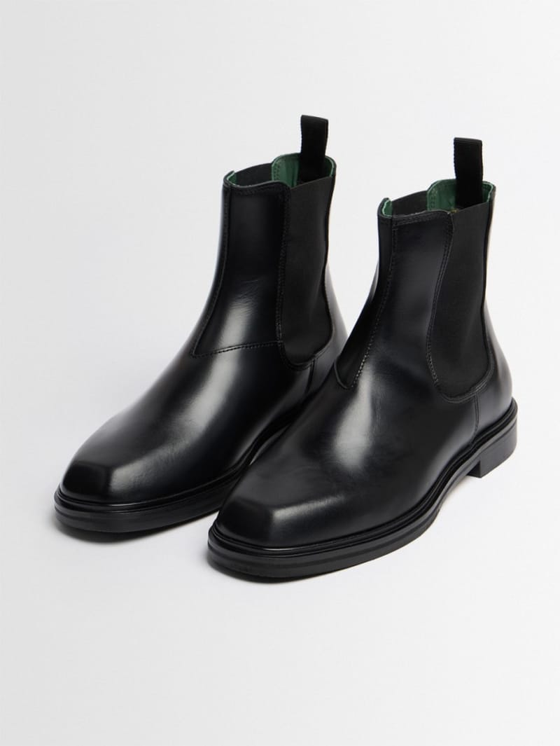 VINNY'S: Square-toe leather Chelsea boots