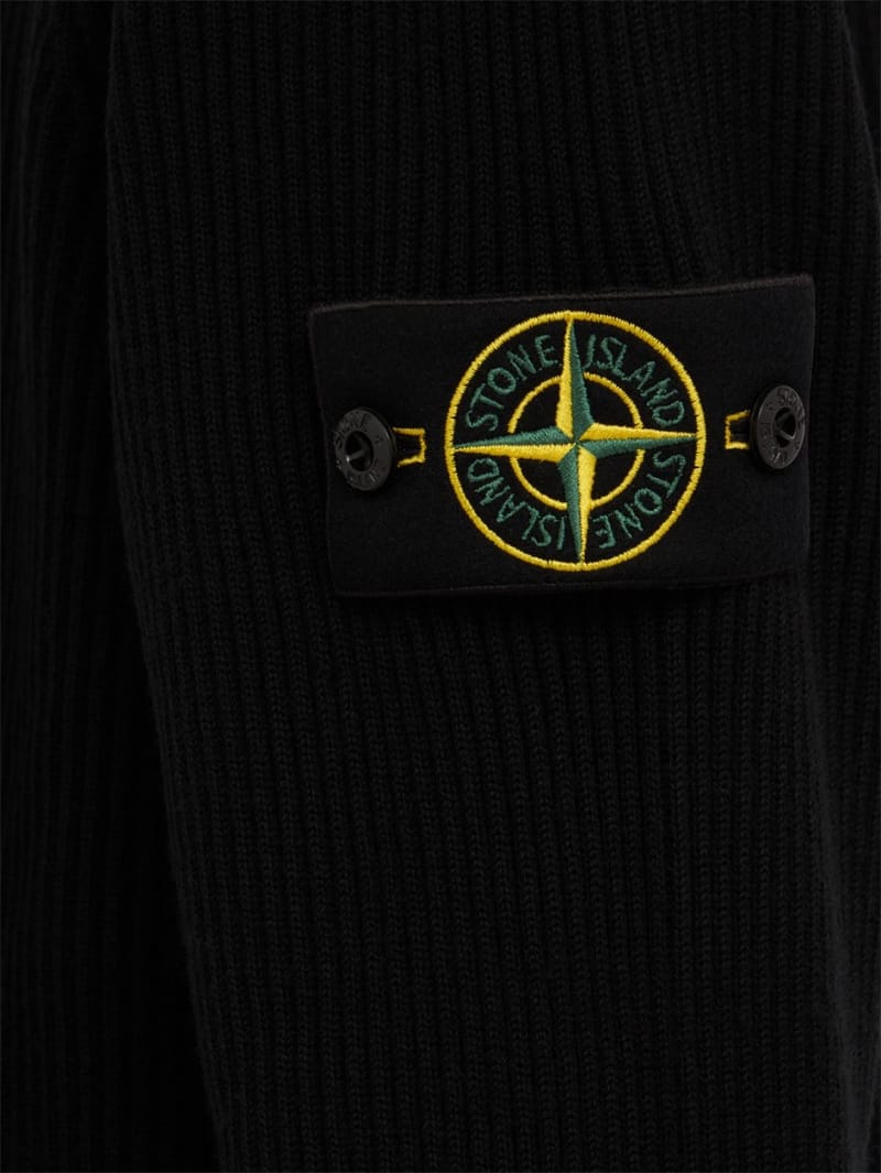 Stone Island: Ribbed crewneck sweater with badge