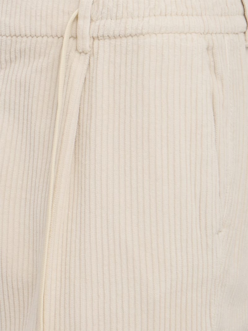 CRUNA: Single pleat slim tapered fit with elastane