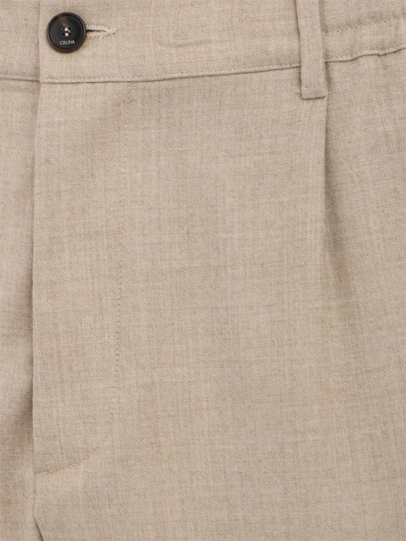 CRUNA: Single pleat slim tapered fit with elastane