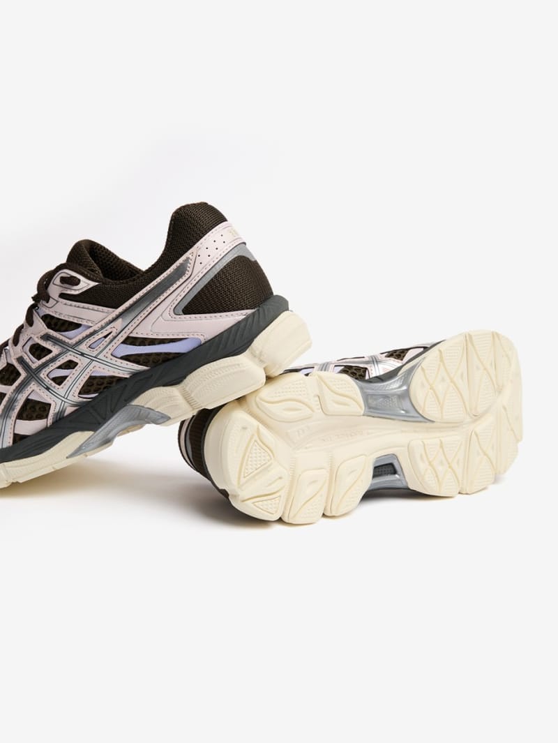Asics: Polyester Gel-Cumulus 16 sneakers